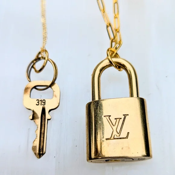 🌟Authentic Louis Vuitton Padlock and Key Necklace Set + Real Gold Chains 🔐🌟 - Picture 8 of 11